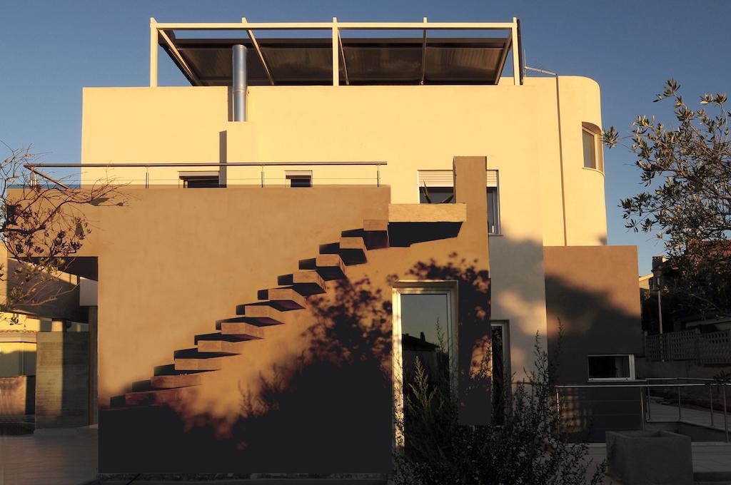 Bed and Breakfast Art House Quartu - Margine Rosso Quartu SantʼElena Exterior foto